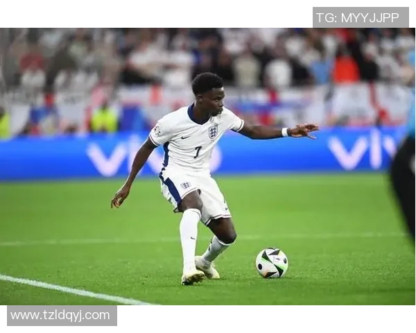 布卡约·萨卡：从年轻天才到英格兰足球新星的崛起与挑战